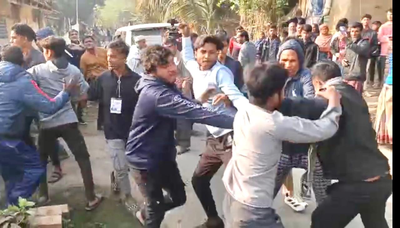 দুর্গাপুরে বিএনপি ও স্বতন্ত্র প্রার্থীর সমর্থকদের সংঘর্ষ