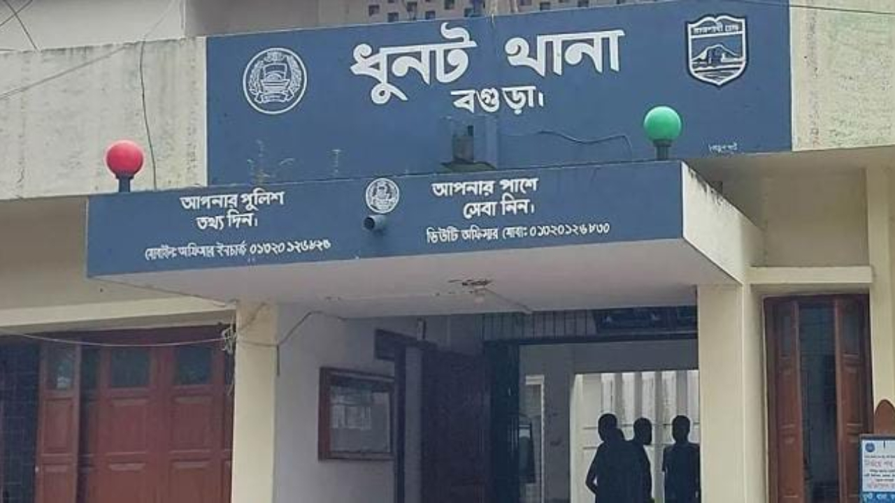 অবৈধভাবে বালু উত্তোলনে বাধা দিয়ে হামলার শিকার বিএনপি নেতাসহ চারজন