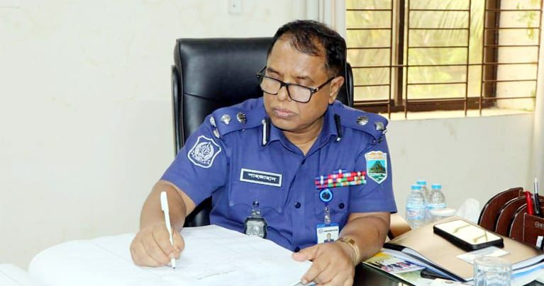 আ.লীগ নেতারা জামিন পেলে অন্য মামলায় গ্রেপ্তারের নির্দেশ রাজশাহী রেঞ্জ ডিআইজি’র