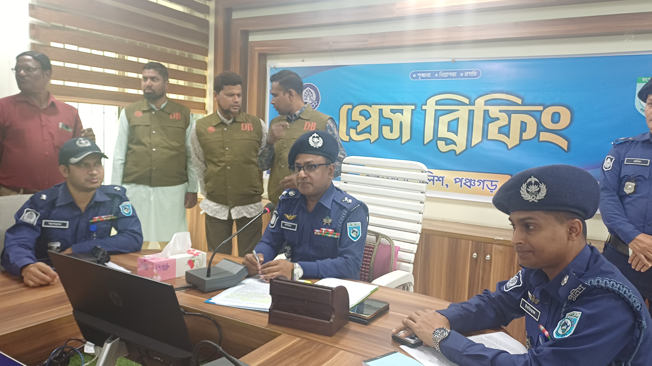 অধ্যক্ষের বাড়িতে ডাকাতির নেপথ্যে প্রতিবেশী, গ্রেপ্তার ৬