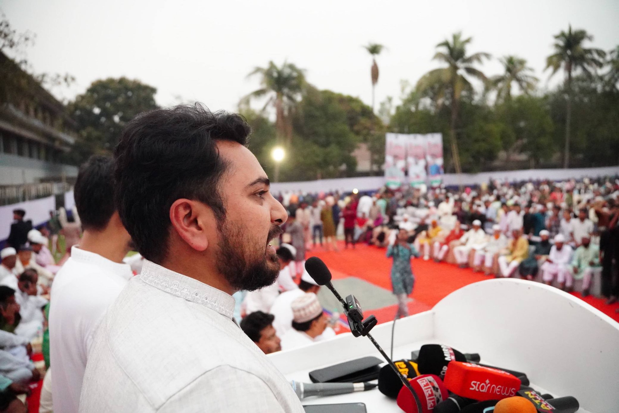 রাষ্ট্রপতিকে অপসারণ করে গ্রেফতারের দাবি নাহিদ ইসলামের