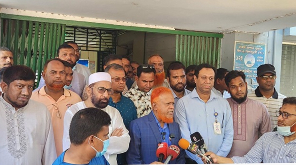 হামের প্রকোপ বৃদ্ধিতে এমপি বুলবুলের জেলা হাসপাতাল পরিদর্শন 