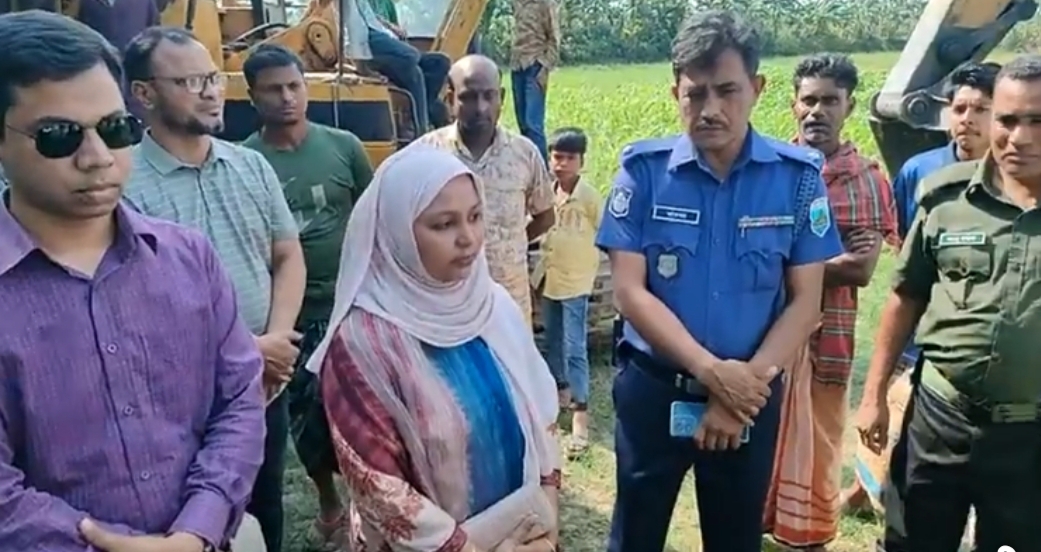 গুরুদাসপুরে পুকুর সংস্কার নিয়ে বিএনপির দুই গ্রুপের সংঘর্ষ