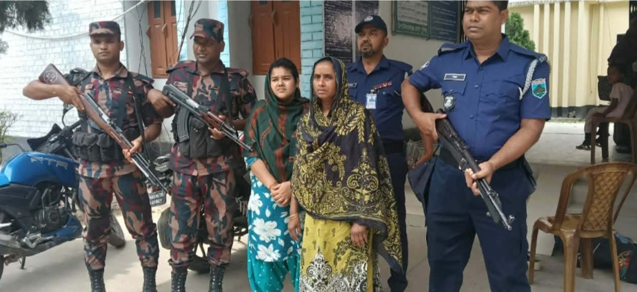 গোমস্তাপুরে অবৈধ অনুপ্রবেশের দায়ে দুই নারী আটক