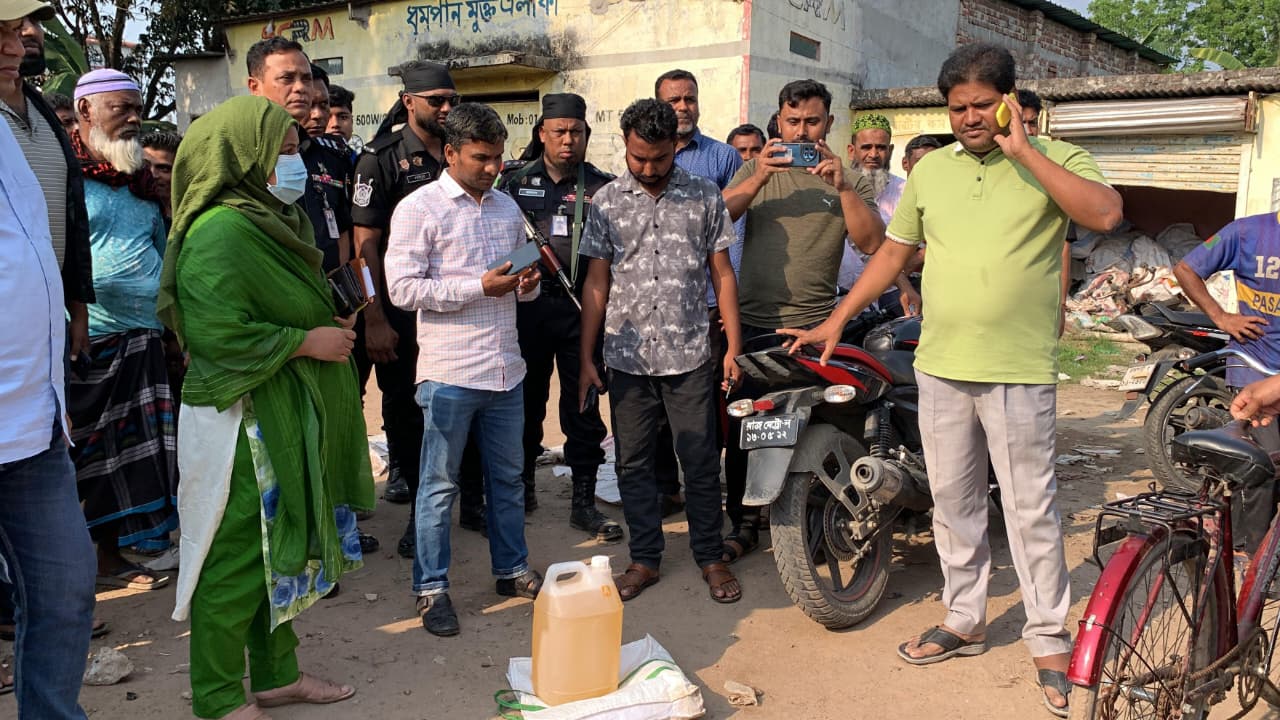 পেট্রোল পাম্পে অনিয়মের দায়ে ২ লাখ টাকা জরিমানা
