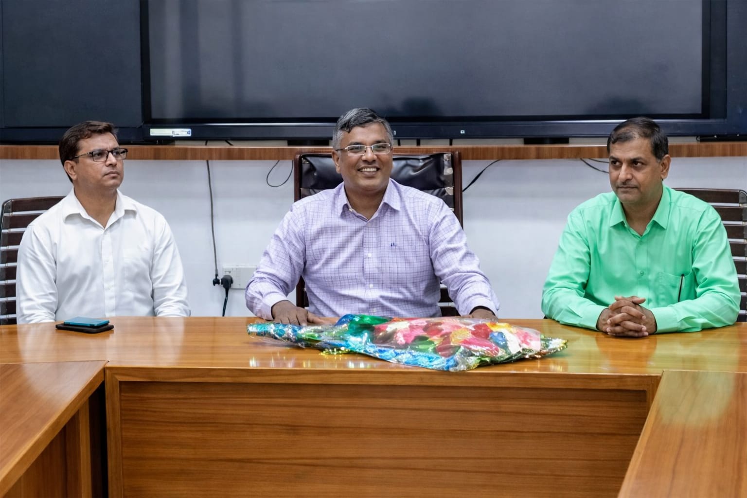 স্টেশন মাস্টার ও কর্মচারী ইউনিয়ন নির্বাচনে সভাপতি কামরুল সম্পাদক ময়েন