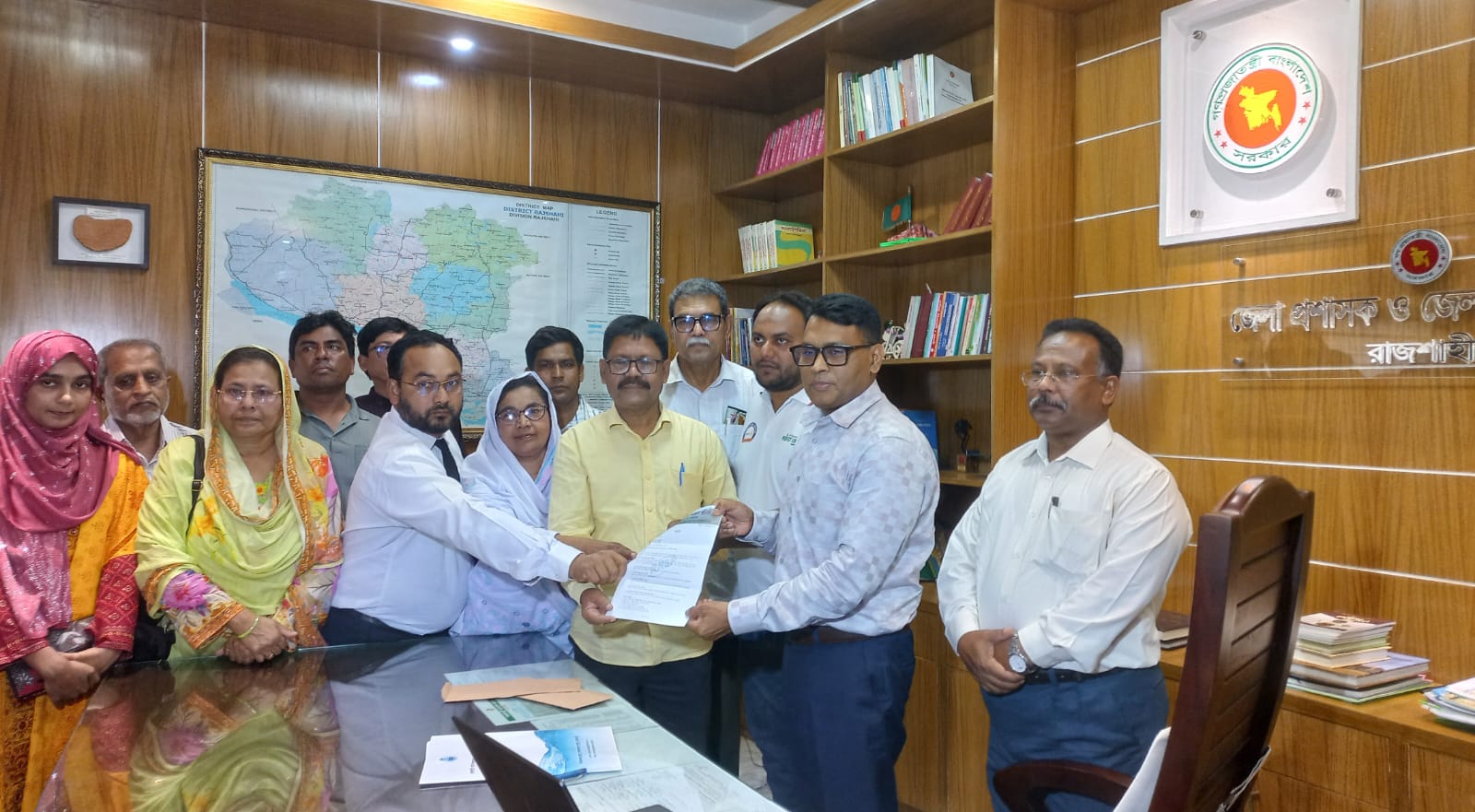 রাজশাহীতে চিকিৎসকদের অতিরিক্ত ফি নিয়ন্ত্রণসহ ৬ দফা দাবি