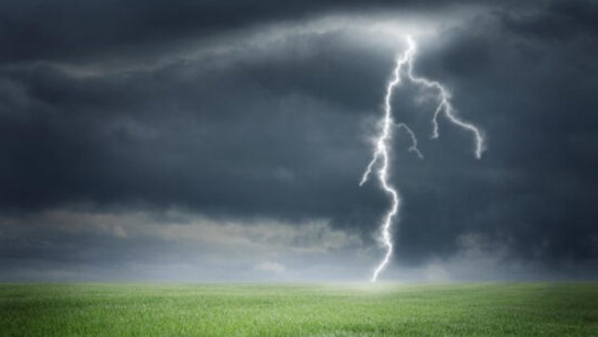 দেশের চার জেলায় বজ্রপাতে শিক্ষার্থীসহ ১০ জনের মৃত্যু