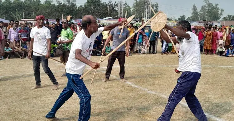 মহাদেবপুরে লাঠির ঝংকারে ফিরলো গ্রামবাংলার ঐতিহ্য