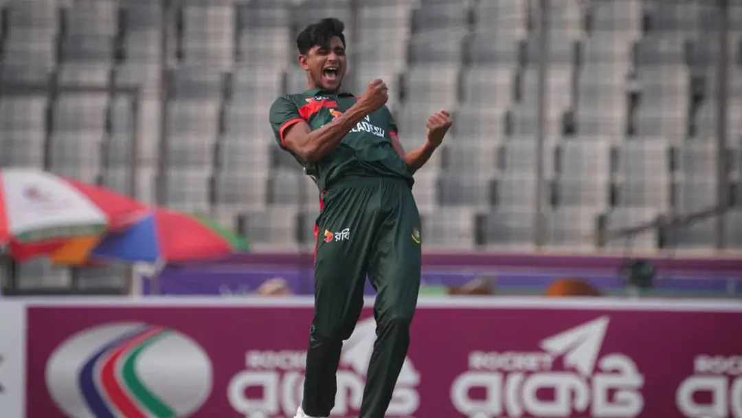 নাহিদের জোড়া আঘাত, পাওয়ার প্লেতে নিউজিল্যান্ডকে চাপে রেখেছে বাংলাদেশ