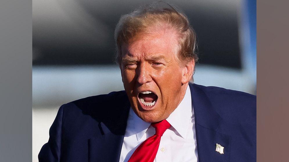 ইরানে যুদ্ধবিমান ভূপাতিত হওয়ার পর কয়েক ঘণ্টা চিৎকার করেন ট্রাম্প