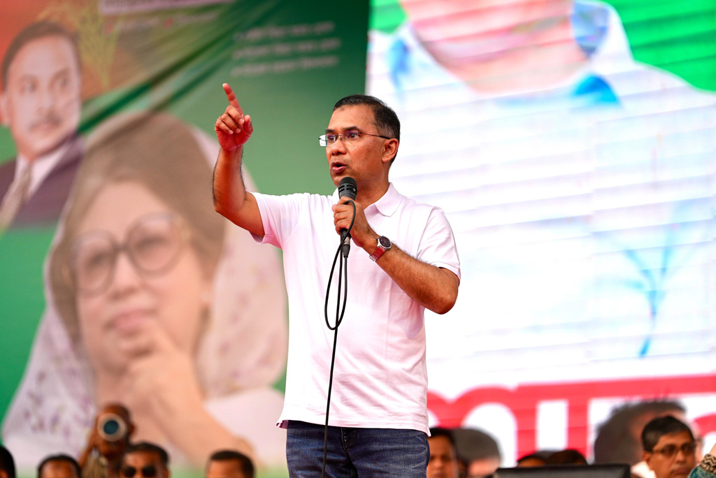 ষড়যন্ত্রের গন্ধ পাচ্ছি: প্রধানমন্ত্রী