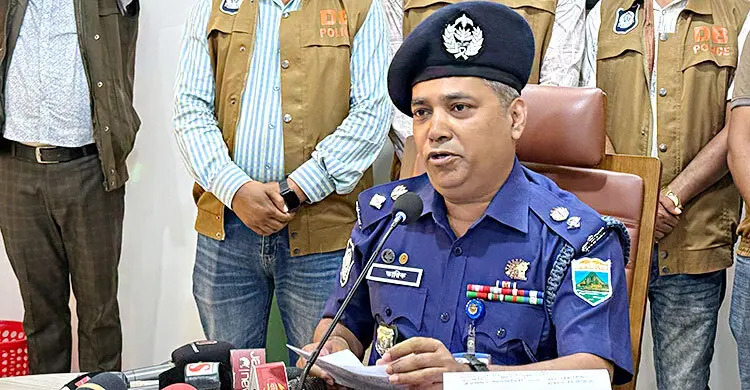 ‘জমি নিয়ে বিরোধের জেরে নওগাঁয় একই পরিবারের ৪ জনকে হত্যা’