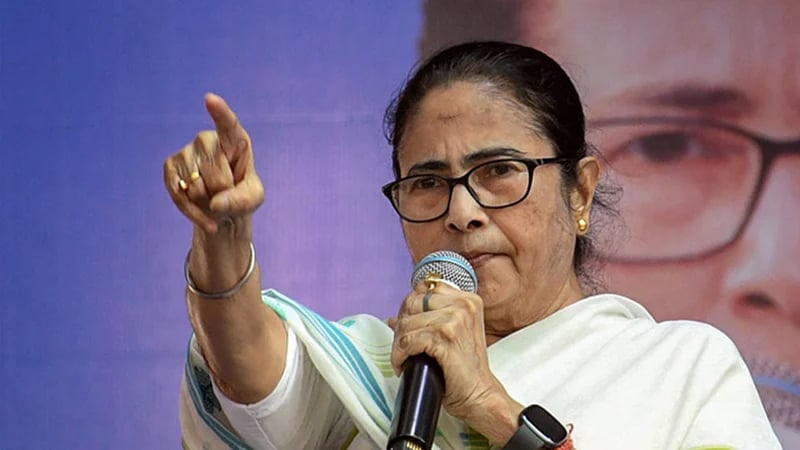  বিরোধী দলগুলোকে নিয়ে দিল্লি দখলের হুঁশিয়ারি মমতার