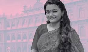 বাসা থেকে ঢাবির ছাত্রীর লাশ উদ্ধার, চিরকুটে লেখা শিক্ষকের নাম 