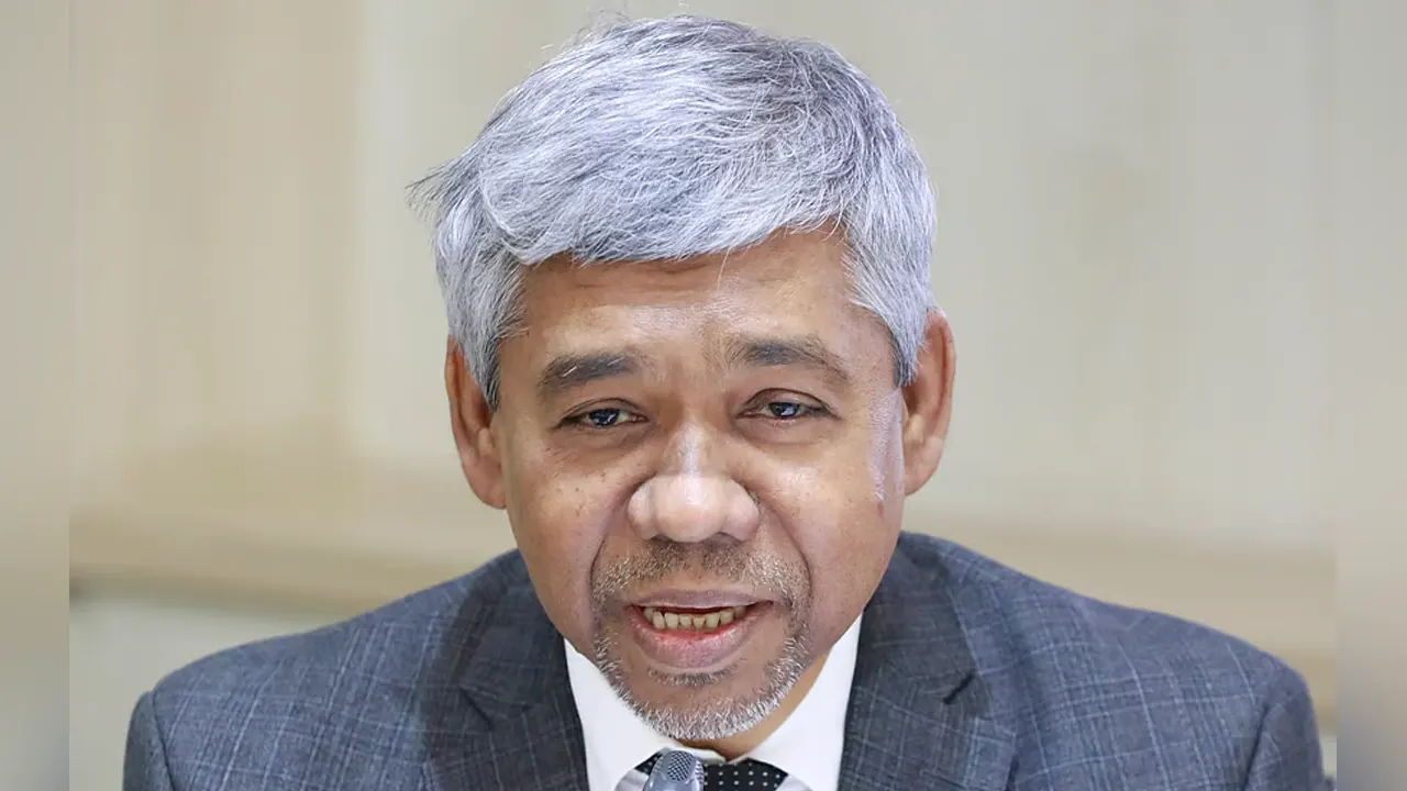 সিগারেটের ওপর কর বাড়বে কি না, জানালেন এনবিআর চেয়ারম্যান