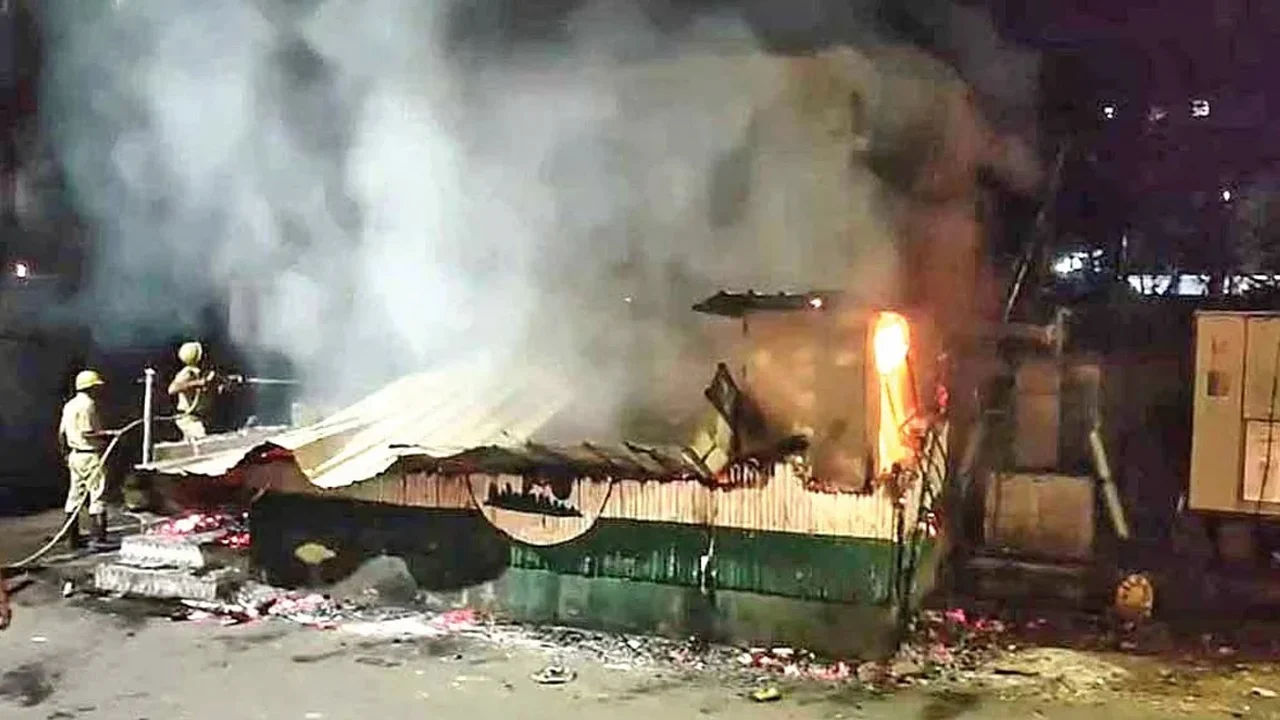 পশ্চিমবঙ্গে ৩৪ মুসলিম সম্পত্তিতে হামলা