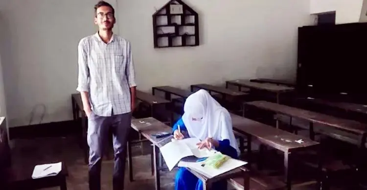 কক্ষে পরীক্ষার্থী মাত্র একজন, পাহারায় শিক্ষক-পুলিশসহ ৮ জন!