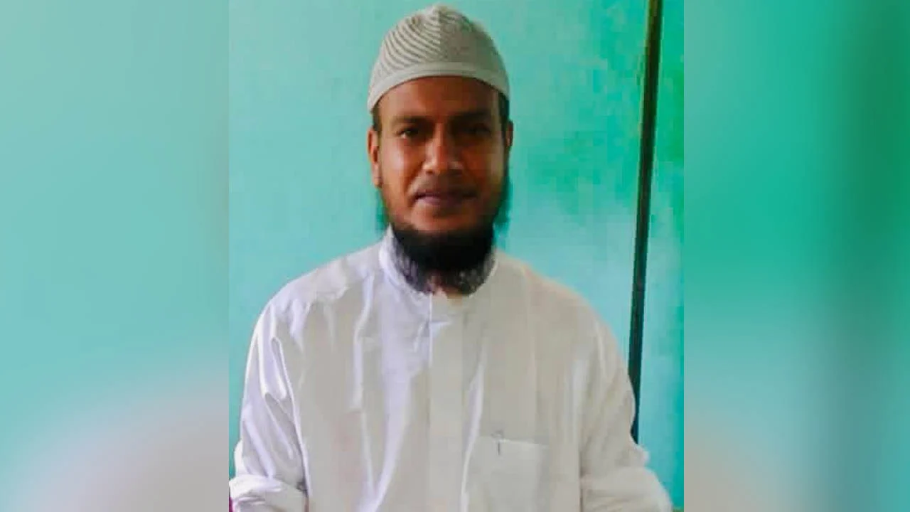 লোহাগাড়ায় জমির বিরোধে মাদ্রাসা শিক্ষককে পিটিয়ে হত্যা
