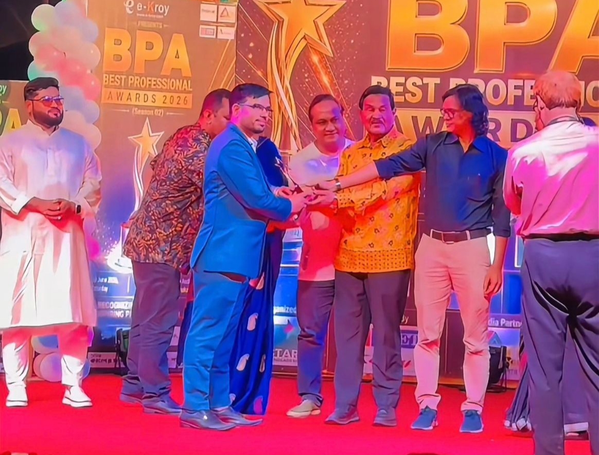    ‘বেস্ট প্রফেশনাল অ্যাওয়ার্ড-২০২৬’ পেলেন রাজশাহীর 'টেকফ্লিক্স'র সিইও নাসিম রানা