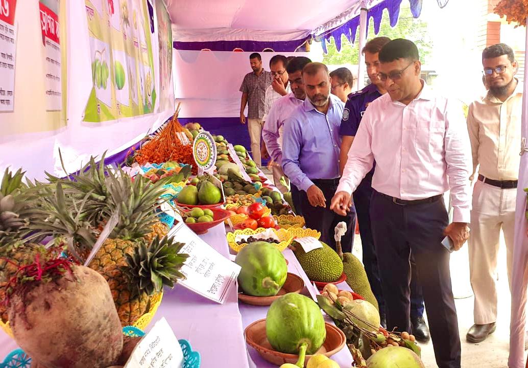 রাজশাহীতে ফল ও আম মেলার উদ্বোধন