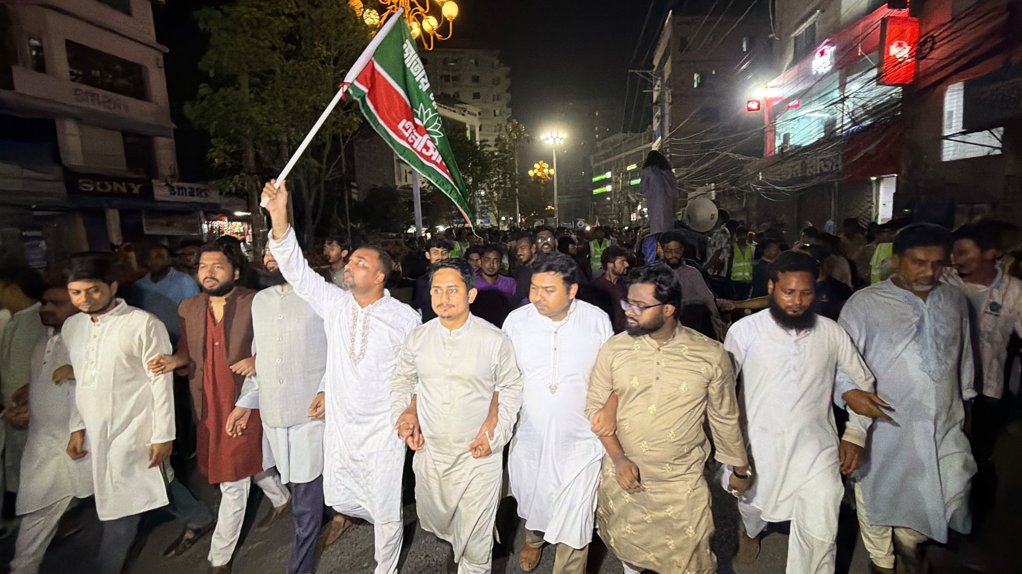 কাঙ্ক্ষিত পরিবর্তন আসেনি, ব্যাংক সংস্কারের বদলে চলছে পুরোনোদের রক্ষা