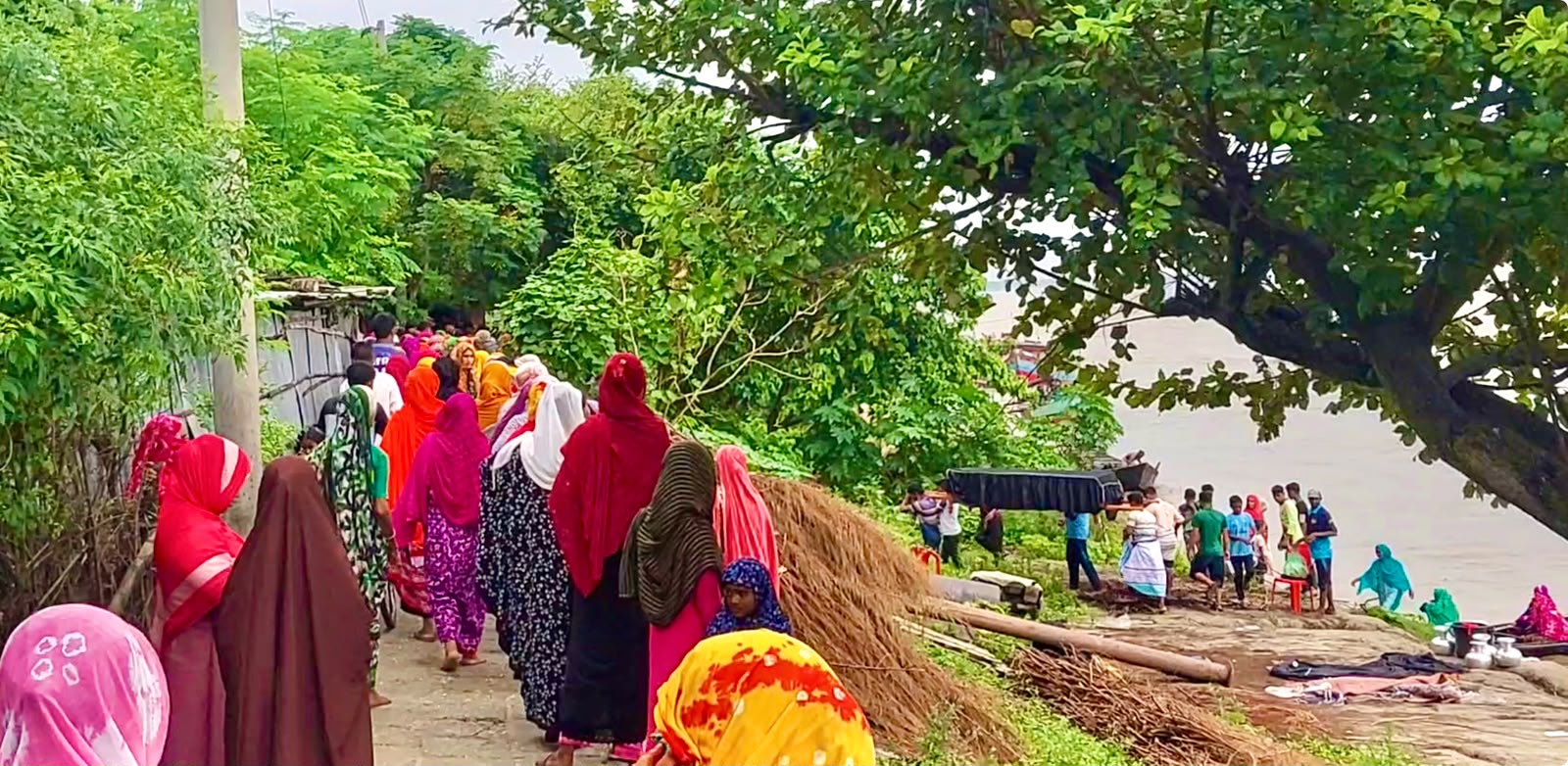 রাজশাহীতে পদ্মায় নৌকাডুবিতে নিখোঁজ বাবা-ছেলের মরদেহ উদ্ধার