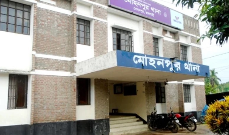 মোহনপুরে ট্রাকের নিচে মোটরসাইকেল, দুই ভাইসহ নিহত ৩