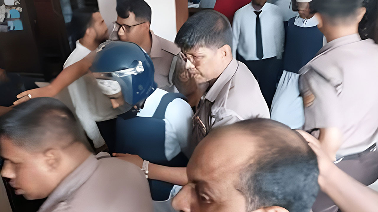 মাদ্রাসা শিক্ষার্থীকে পিটিয়ে হত্যা: শিক্ষক তিন দিনের রিমান্ডে