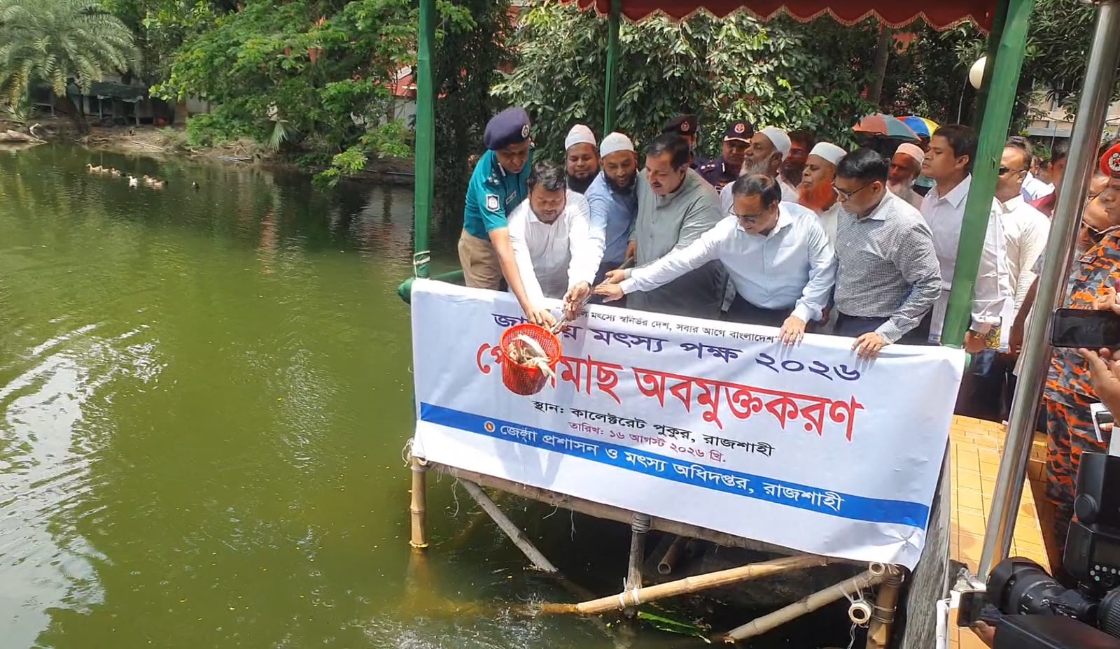 রাজশাহীর তাজা মাছ কার্গো বিমানে বিদেশে রপ্তানি হবে: ভূমিমন্ত্রী
