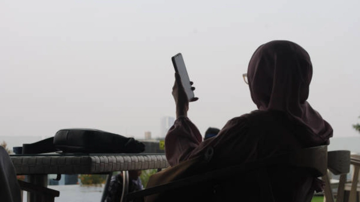 ইনফ্লুয়েন্সার যুগে ইসলামের সতর্কবার্তা