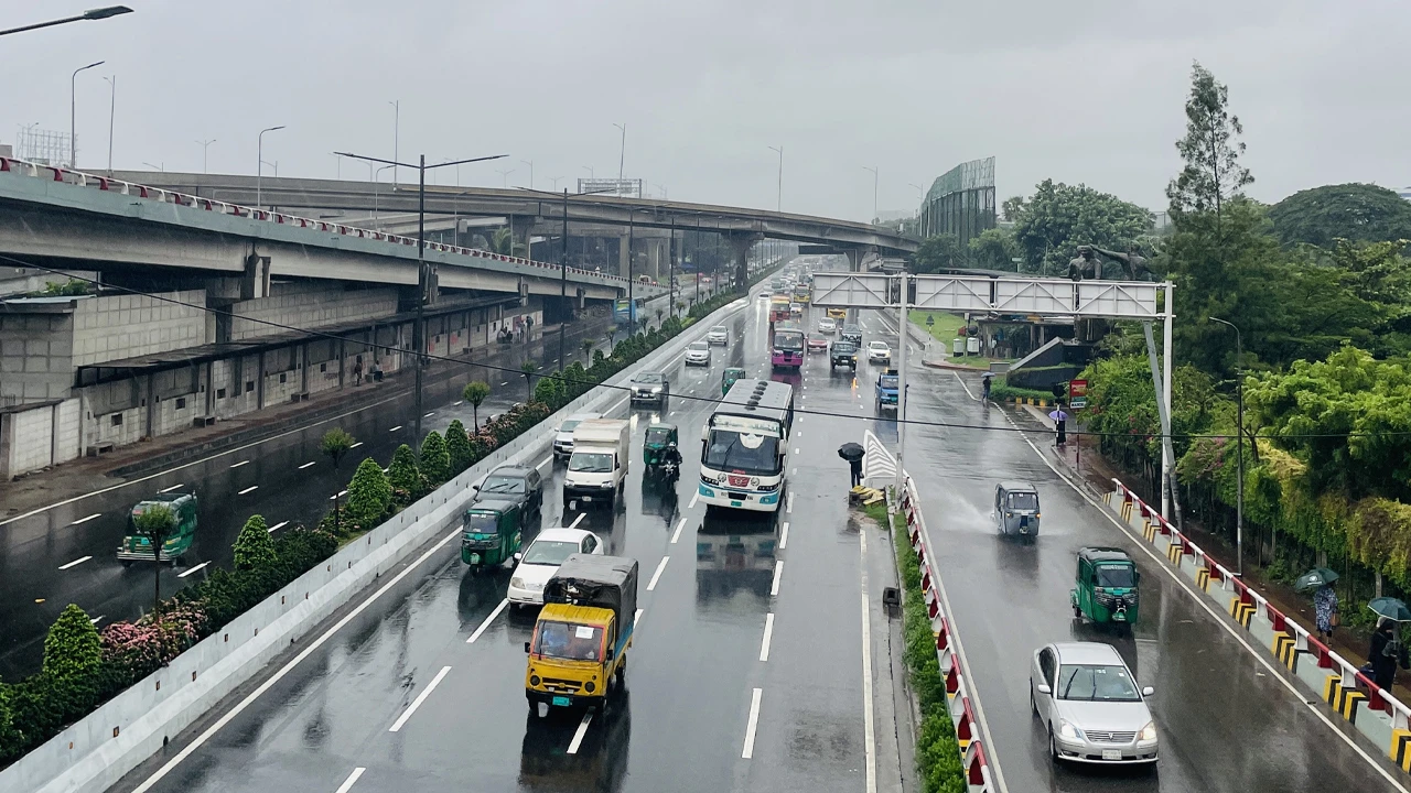 আগামী ৫ দিনে বাড়বে বৃষ্টি, কমবে তাপ