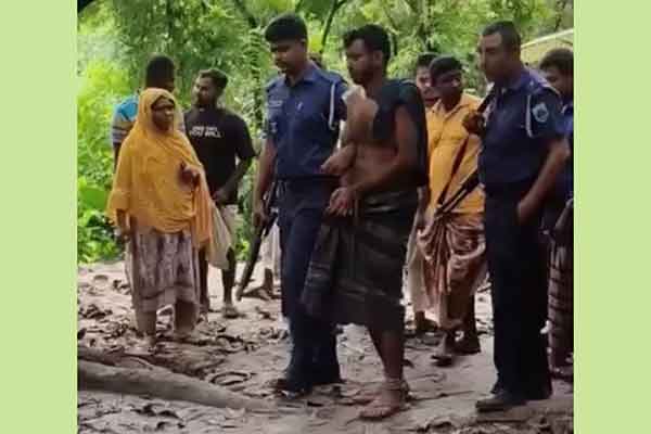 মোহনপুরে মাকে কুপিয়ে হত্যা, বাবাকে গুরুতর জখম ছেলের