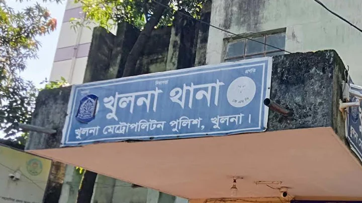 ‘জয় বাংলা’ স্লোগান দিয়ে বিএনপি নেতার বাড়িতে হামলা-গুলি