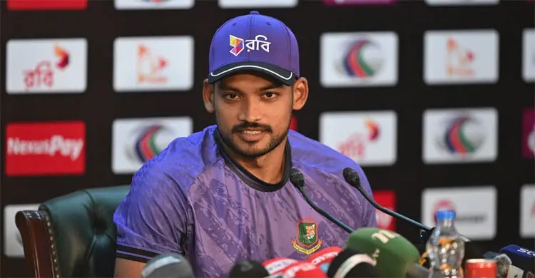 দলের সঙ্গে আরব আমিরাতের প্লেনে ওঠা হচ্ছে না শান্তর