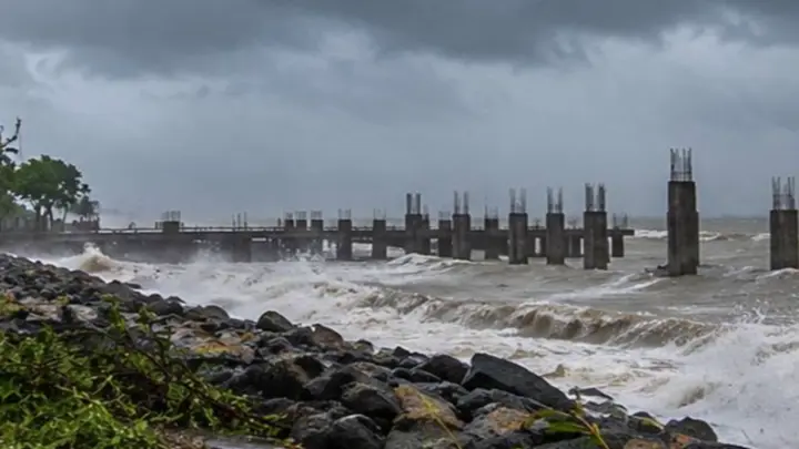 অর্ণবের প্রভাবে ভারতের ৪ রাজ্যে আকস্মিক বন্যার শঙ্কা, ভোর পর্যন্ত সতর্কতা